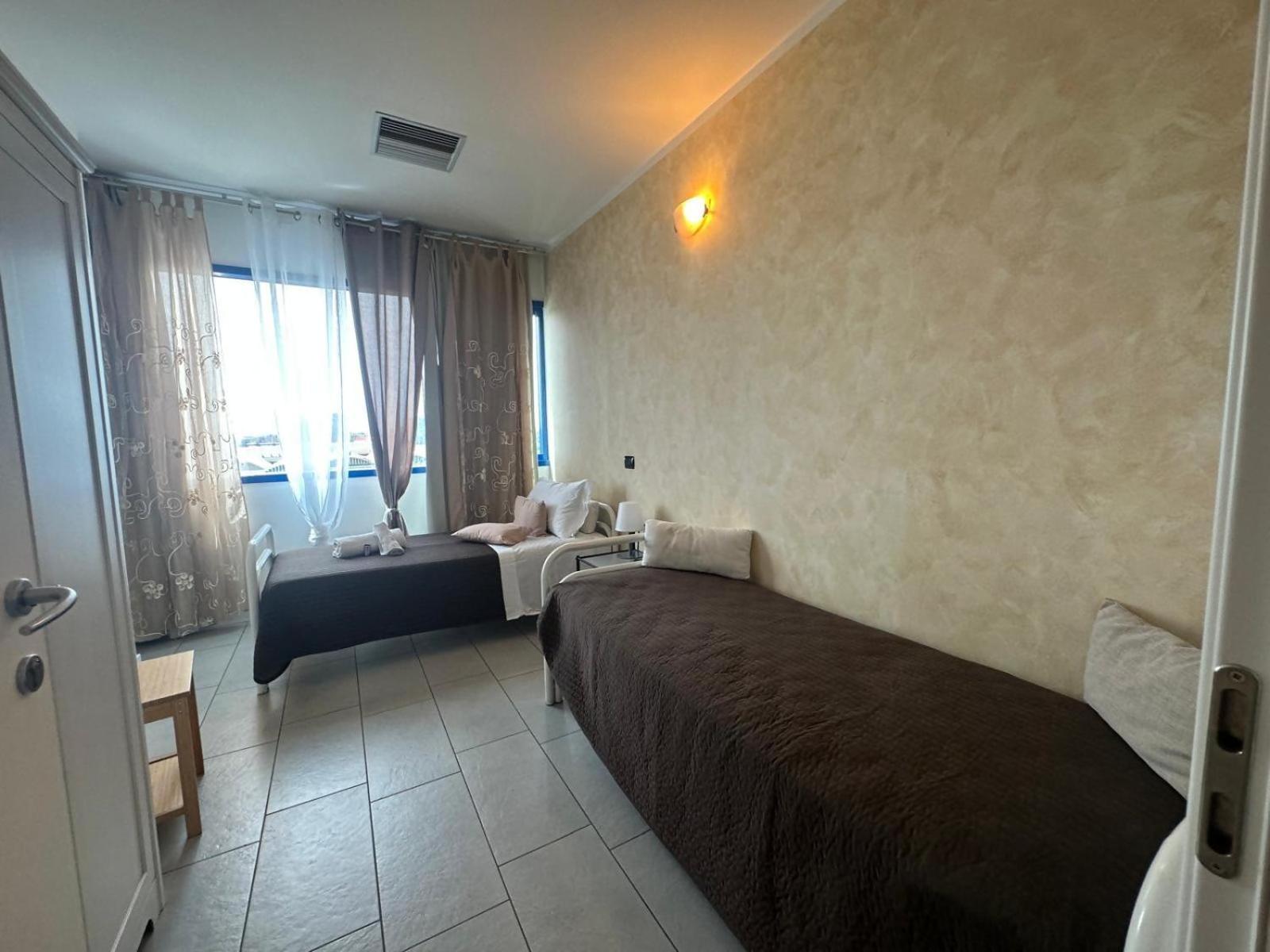 Main Street Verona Fiera Destiny Home 11 מראה חיצוני תמונה